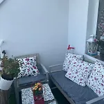 Leisure In A Flower Sea Apartment, Lazur 아파트 *