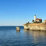 Leisure In A Flower Sea Apartment, Lazur 아파트 부르가스