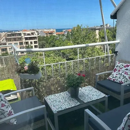 Leisure In A Flower Sea Apartment, Lazur アパート *