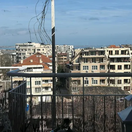 Leisure In A Flower Sea Apartment, Lazur -3room & View Balcony
