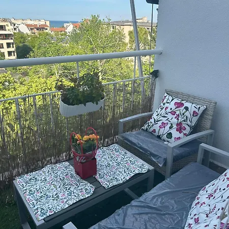 Leisure In A Flower Sea Apartment, Lazur -3room & View Balcony 아파트 *
